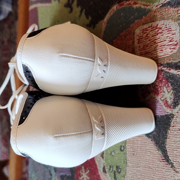 Michael Kors Perforated Wedge Heels 8.5M - Picture 4 of 8